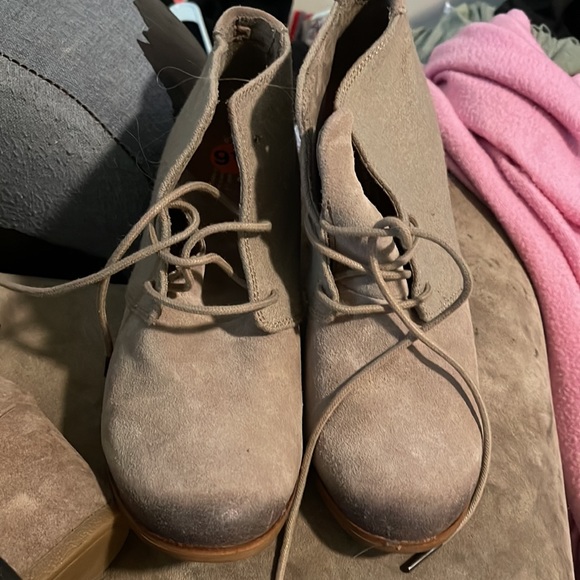 TOMS Lunata Taupe Suede Heeled Lace Ankle Boot - Picture 9 of 9